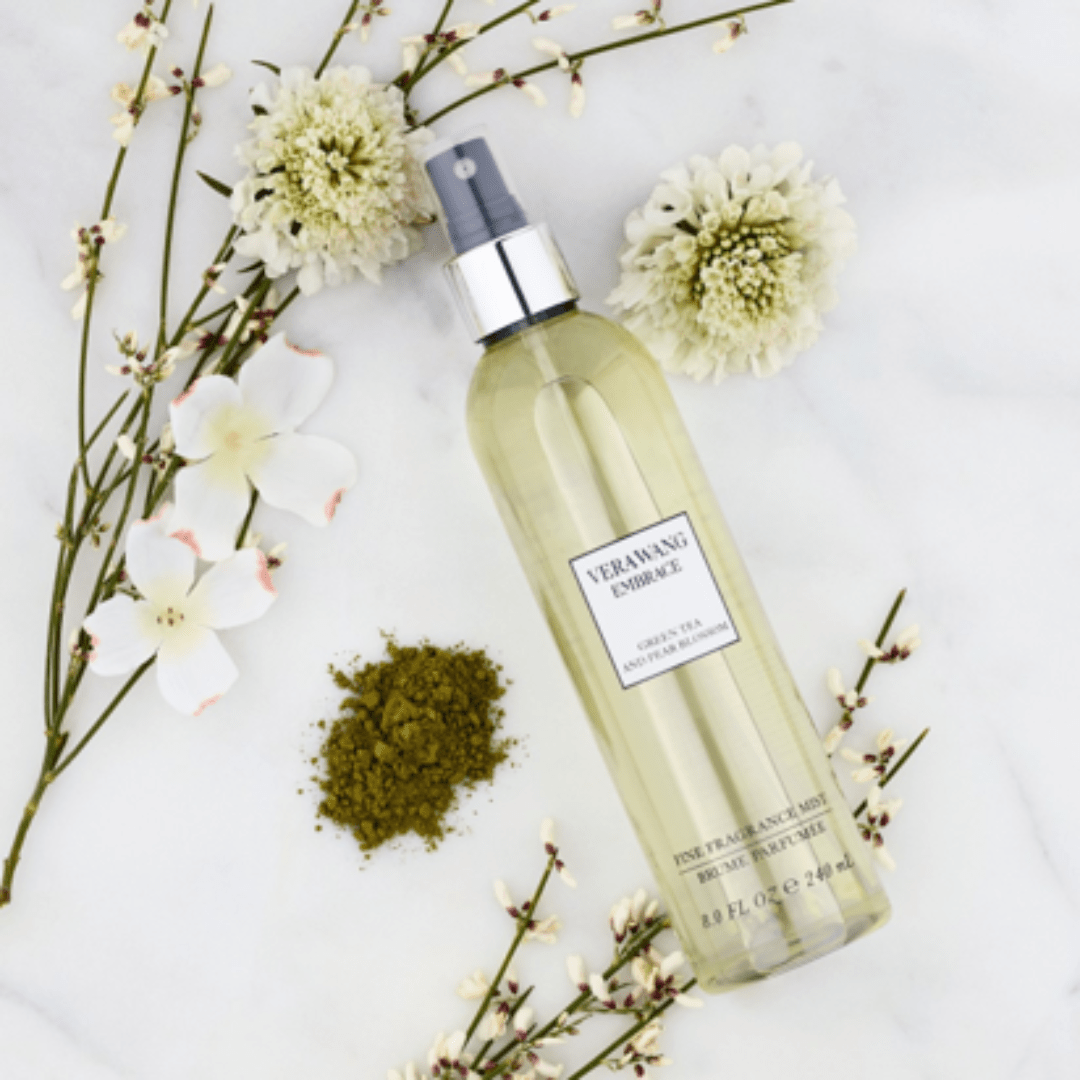 Pack Shot of Vera Wang Green Tea & Pear Blossom Body Mist 240ml